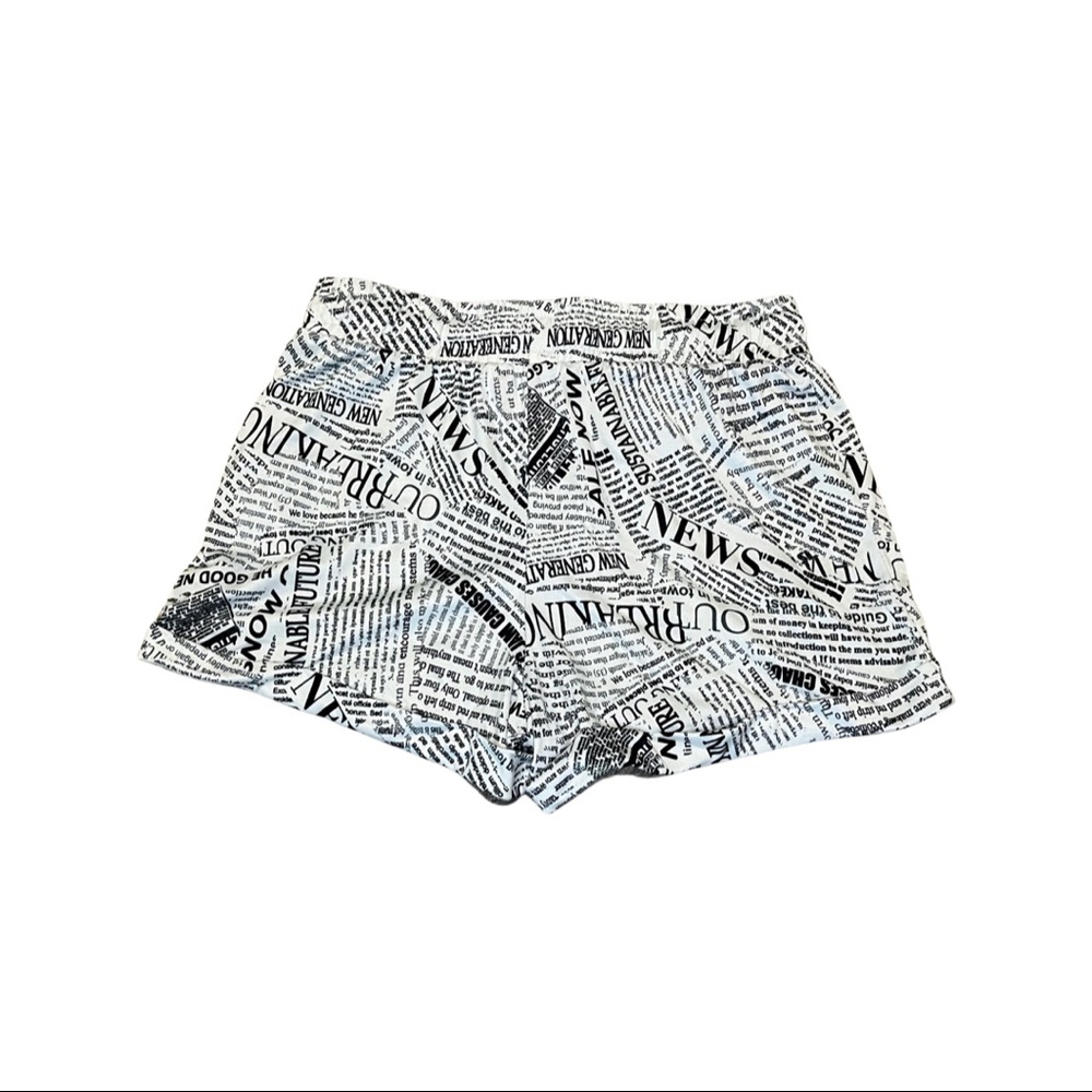 Cute Newspaper Shorts with Pockets M(7-9)